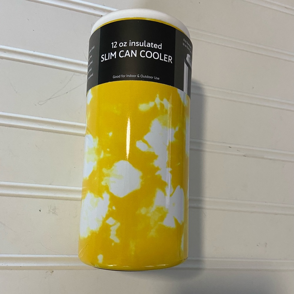 Cambridge 12 oz. Insulated Cooler Fits Standard 12 oz. Slim Cans New with Tags.